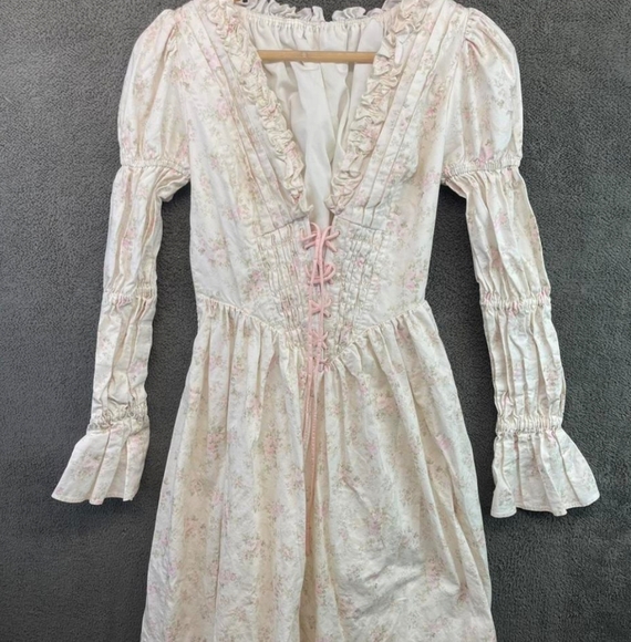 Eve's Manor Lacemade Dress - Picture 2 of 6